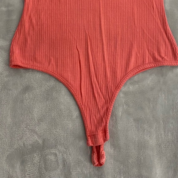 fashion magazine peach top - Picture 3 of 7